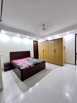 Bedroom in 4 BHK Builder Floor at Sector 21 – for Rent