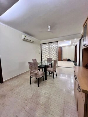 Team Area in 4 BHK Builder Floor at Sector 21 – for Rent
