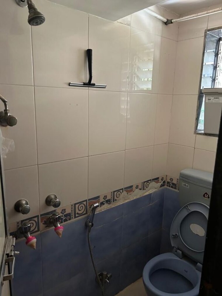 Bathroom, prabhadevi 2 Bedroom 696 Sq.Ft. Apartment In Prabhadevi Mumbai 10558103