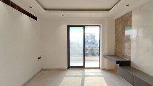 Room in 4 BHK Builder Floor at Sector 21 – for Rent