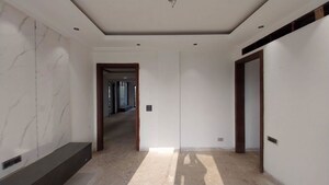 Room in 4 BHK Builder Floor at Sector 21 – for Rent
