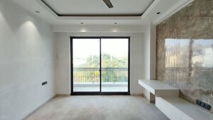 Room in 4 BHK Builder Floor at Sector 21 – for Rent