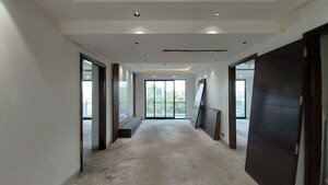 Room in 4 BHK Builder Floor at Sector 21 – for Rent