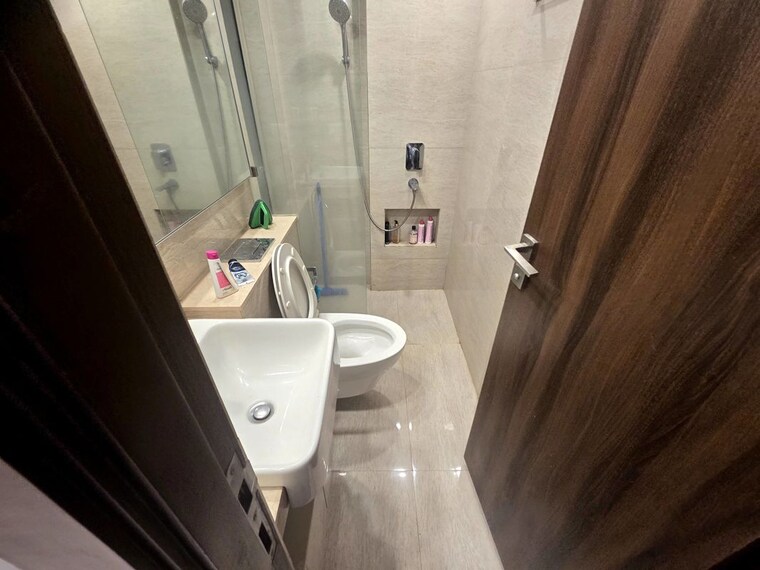 Bathroom, hiranandani-regent-hill 1 Bedroom 379 Sq.Ft. Apartment In Powai Mumbai 10558120