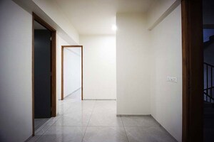 Room in 4 BHK Apartment at Navrangpura – for Sale