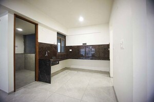 Room in 4 BHK Apartment at Navrangpura – for Sale