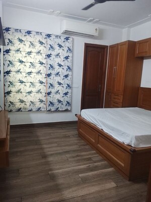 Bedroom in 2 BHK Builder Floor at Sector 38 – for Rent