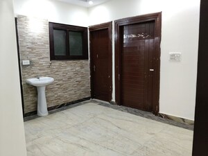 Room in 3 BHK Builder Floor at Palam Vihar Residents Association, Palam Vihar – for Rent