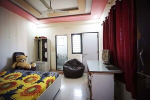 Room in 5 BHK Villa at Gandhinagar Mahudi Main Road – for Sale