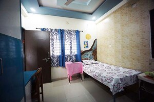 Room in 5 BHK Villa at Gandhinagar Mahudi Main Road – for Sale