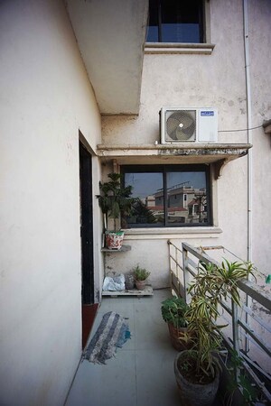 Furnished Amenities in 5 BHK Villa at Gandhinagar Mahudi Main Road – for Sale