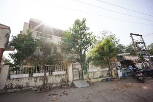 5 BHK Villa – Exterior View View at Gandhinagar Mahudi Main Road - for Sale