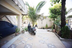 Parking in 5 BHK Villa at Gandhinagar Mahudi Main Road – for Sale