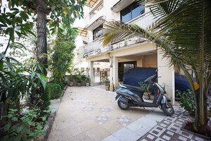 5 BHK Villa – Exterior View View at Gandhinagar Mahudi Main Road - for Sale