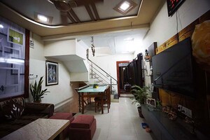 Team Area in 5 BHK Villa at Gandhinagar Mahudi Main Road – for Sale