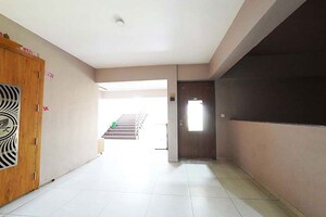 Room in 3 BHK Apartment at Vaishnodevi Circle – for Sale