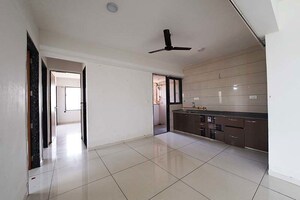 Room in 3 BHK Apartment at Vaishnodevi Circle – for Sale