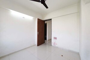 Room in 3 BHK Apartment at Vaishnodevi Circle – for Sale