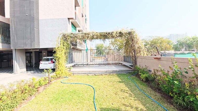 Garden, vaishnodevi circle 3 Bedroom 1764 Sq.Ft. Apartment In Vaishnodevi Circle Ahmedabad 10557902