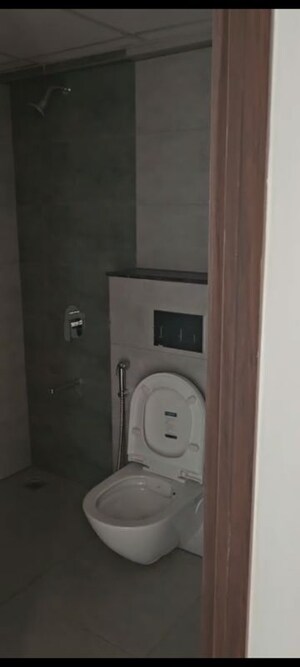 Bathroom in 2 BHK Apartment at Mahindra Alcove, Chandivali – for Rent