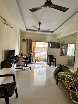 Team Area in 2 BHK Apartment at Raviraj Aureate, Pimple Saudagar – for Rent