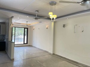 Room in 6+ BHK Independent House at Ashok Vihar – for Sale