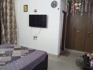 Living Room in 2 BHK Apartment at Sushant Vyapaar Kendra, Sector 43 – for Rent