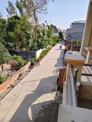 Balcony in 1.5 BHK Independent House at Jankipuram Extension – for Rent