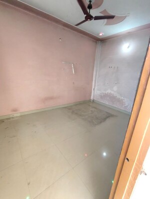 Room in 1.5 BHK Independent House at Jankipuram Extension – for Rent