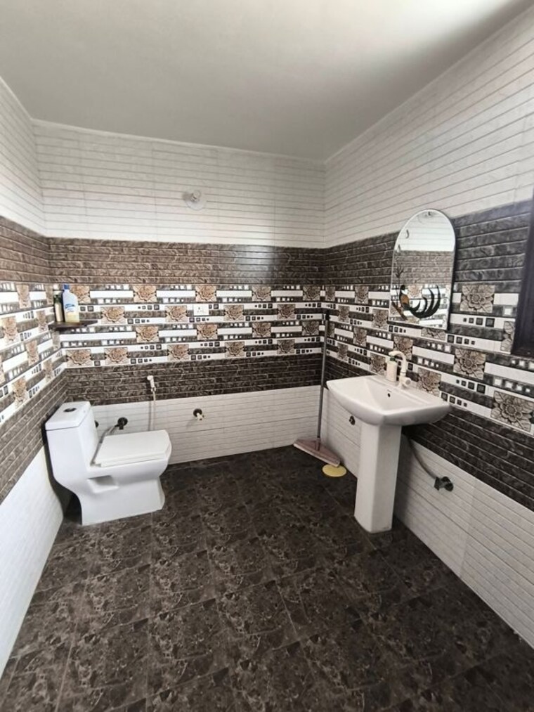 Balcony, ashoka enclave 1 RK 1000 Sq.Ft. Builder Floor In Ashoka Enclave Faridabad 10558212