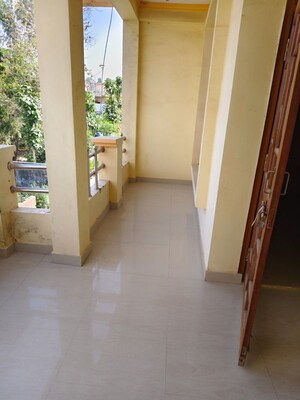 Room in 1.5 BHK Independent House at Jankipuram Vistar – for Rent