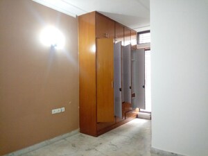 Room in 2 BHK Builder Floor at Sector 55 – for Rent