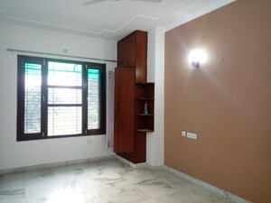 Room in 2 BHK Builder Floor at Sector 55 – for Rent