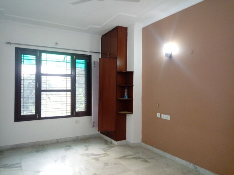 Room, sector 55 2 Bedroom 1200 Sq.Ft. Builder Floor In Sector 55 Gurgaon 10558222