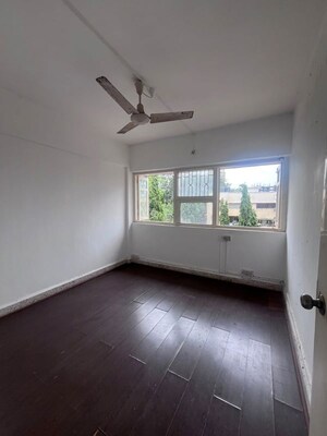 Room in 2 BHK Apartment at Juhu – for Rent