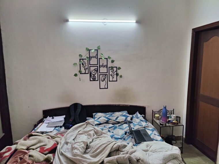 Bedroom, sector 51 2 Bedroom 1200 Sq.Ft. Builder Floor In Sector 51 Gurgaon 10558247