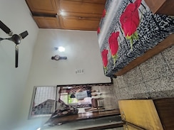 2 BHK + Servant Room Builder Floor For Rent in Malviya Nagar
