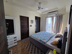 Bedroom in 3 BHK Builder Floor at DLF The Crest Phase II, Sector 54 – for Sale