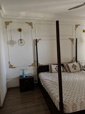 Bathroom in 3 BHK Builder Floor at DLF The Crest Phase II, Sector 54 – for Sale