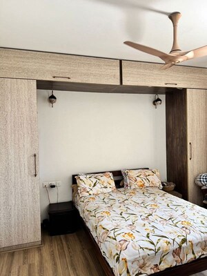 Bedroom in 3 BHK Builder Floor at DLF The Crest Phase II, Sector 54 – for Sale