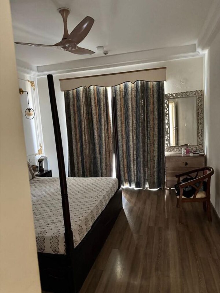 Team Area, dlf-the-crest-phase-ii 3 Bedroom 60 Sq.Yd. Builder Floor In Sector 54 Gurgaon 10558270