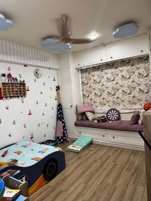 Bedroom in 3 BHK Builder Floor at DLF The Crest Phase II, Sector 54 – for Sale