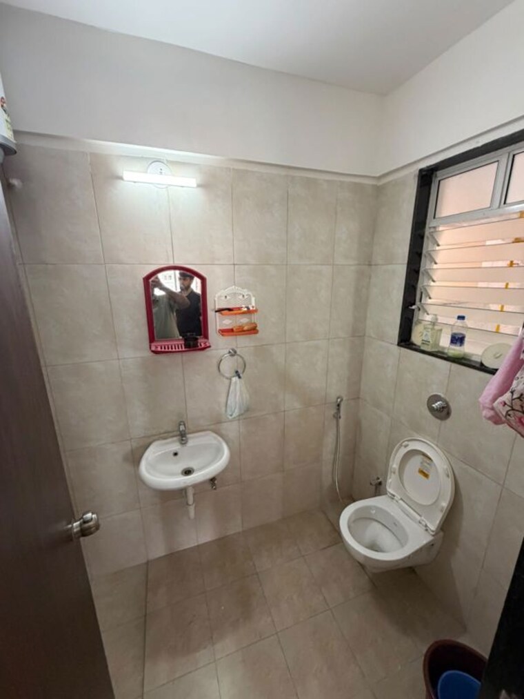 Bathroom, utsav-51-balewadi-residences 2 Bedroom 730 Sq.Ft. Apartment In Balewadi Pune 10558283
