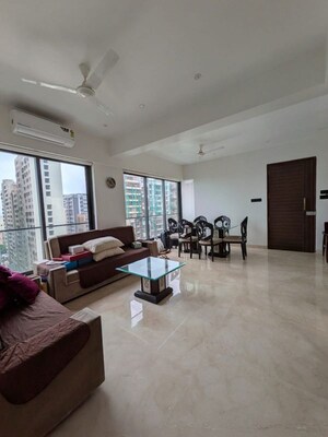 2 BHK Apartment For Rent in Khar West