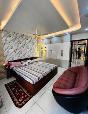 Bedroom in 3 BHK Apartment at Gomti Nagar – for Rent