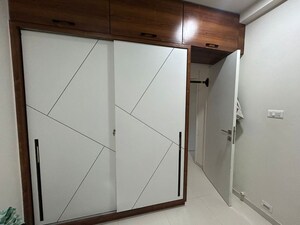 Room in 3 BHK Apartment at Godrej Hillside, Mahalunge – for Rent