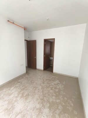 Room in 1 BHK Apartment at Kalpataru Parkcity, Kolshet Road – for Sale