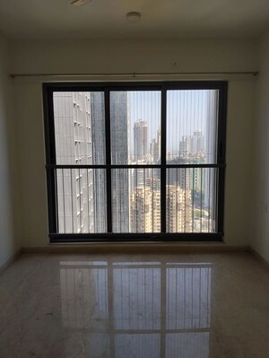 Room in 2 BHK Apartment at Kalpataru Immensa, Kolshet Road – for Rent