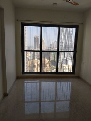 Room in 2 BHK Apartment at Kalpataru Immensa, Kolshet Road – for Rent