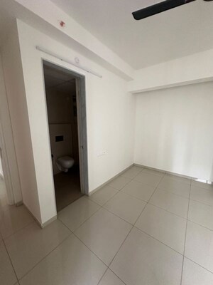 Room in 1 BHK Apartment at Raymond Ten X Habitat, Pokhran Road No Two – for Rent